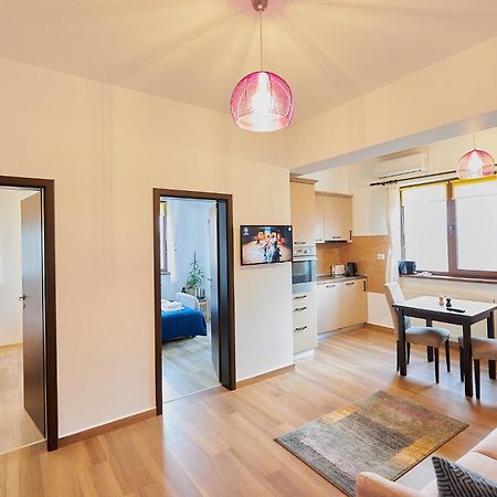 Cozy 3 Bedroom Apartments In Centre Of Iasi Palas Mall Kültér fotó