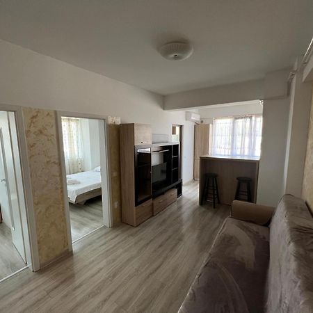 Cozy 3 Bedroom Apartments In Centre Of Iasi Palas Mall Kültér fotó