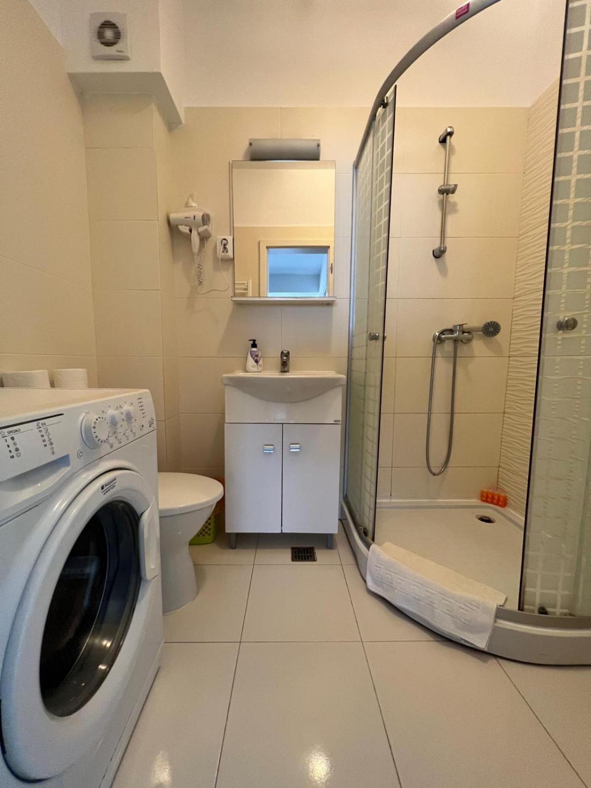 Cozy 3 Bedroom Apartments In Centre Of Iasi Palas Mall Kültér fotó